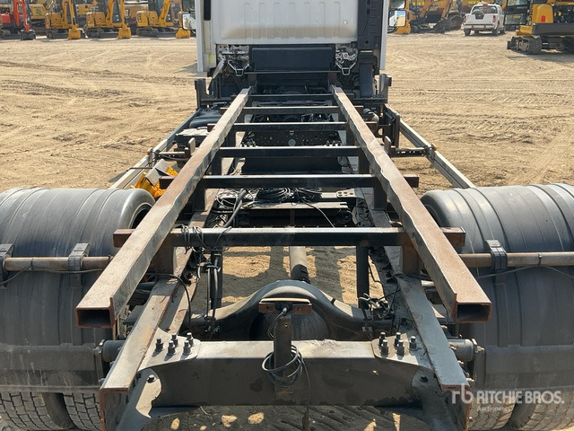 2015 Isuzu LK66YWA Cab and Chassis - الشاسيه شاحنة: صور 5 2015 Isuzu LK66YWA Cab and Chassis - الشاسيه شاحنة: صور 5