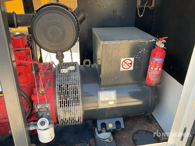 مجموعة المولدات 2016 Atlas Copco QIS115 115 kVA Skid-Mounted Generator Set: صور 6