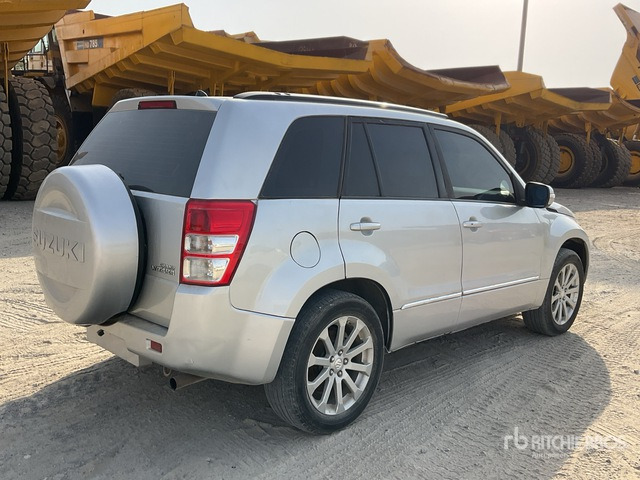2018 Suzuki Grand Vitara 4x4 SUV - سيارة دفع رباعي: صور 3 2018 Suzuki Grand Vitara 4x4 SUV - سيارة دفع رباعي: صور 3