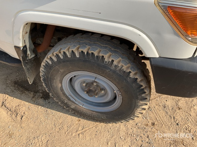 2018 Toyota Land Cruiser 78R 4x4 SUV - سيارة دفع رباعي: صور 4 2018 Toyota Land Cruiser 78R 4x4 SUV - سيارة دفع رباعي: صور 4