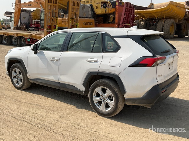 2019 Toyota RAV4 4WD SUV - سيارة دفع رباعي: صور 3 2019 Toyota RAV4 4WD SUV - سيارة دفع رباعي: صور 3