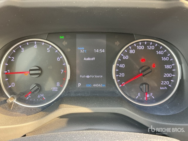 2019 Toyota RAV4 4WD SUV - سيارة دفع رباعي: صور 3 2019 Toyota RAV4 4WD SUV - سيارة دفع رباعي: صور 3