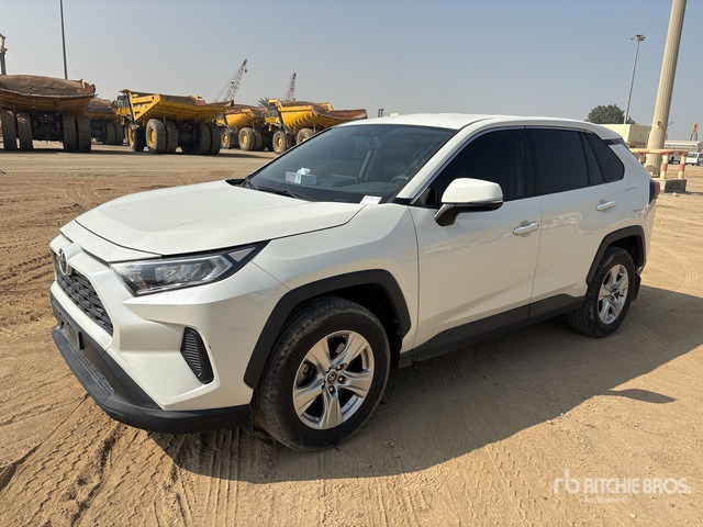 2019 Toyota RAV4 4WD SUV - سيارة دفع رباعي: صور 1 2019 Toyota RAV4 4WD SUV - سيارة دفع رباعي: صور 1