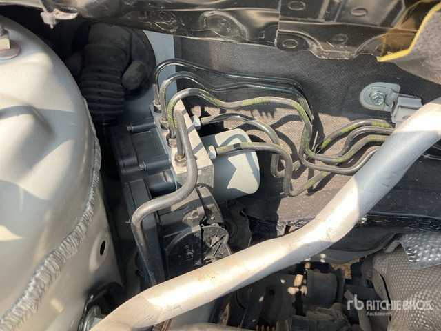 2019 Toyota RAV4 4WD SUV - سيارة دفع رباعي: صور 4 2019 Toyota RAV4 4WD SUV - سيارة دفع رباعي: صور 4