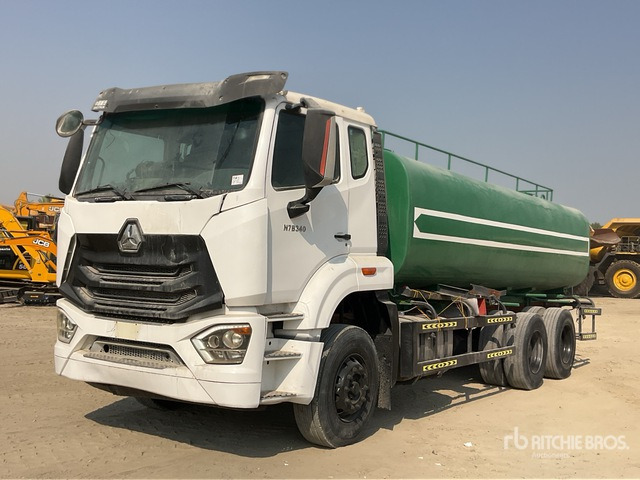 2019 Wuhan ZZ1255N4646E1 20000 L 6x4 Water Truck - شاحنة صهريج: صور 1 2019 Wuhan ZZ1255N4646E1 20000 L 6x4 Water Truck - شاحنة صهريج: صور 1