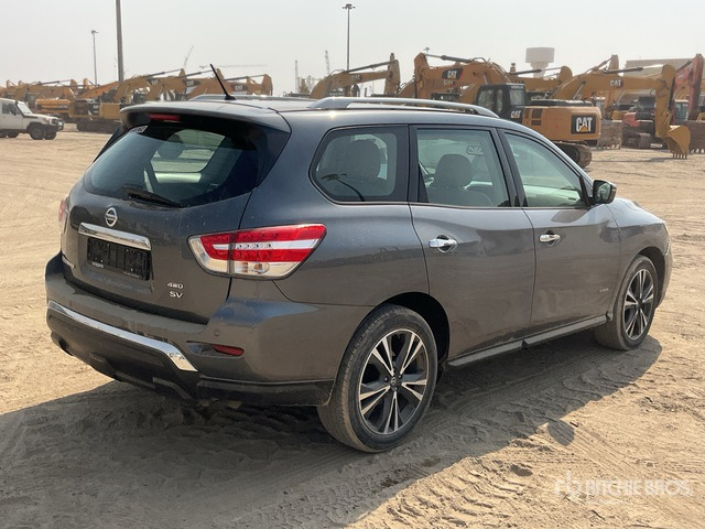 2020 Nissan Pathfinder 4WD Hybrid SUV - سيارة دفع رباعي: صور 3 2020 Nissan Pathfinder 4WD Hybrid SUV - سيارة دفع رباعي: صور 3