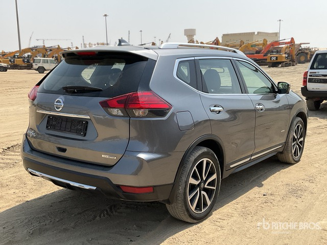 2020 Nissan X-Trail Hybrid SUV - سيارة دفع رباعي: صور 3 2020 Nissan X-Trail Hybrid SUV - سيارة دفع رباعي: صور 3