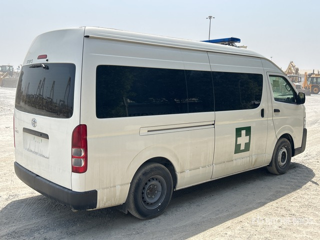 2022 Toyota Hiace High Roof 4x2 Ambulance - سيارة إسعاف: صور 4 2022 Toyota Hiace High Roof 4x2 Ambulance - سيارة إسعاف: صور 4