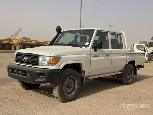 2023 Toyota Land Cruiser 79L 4x4 Crew Cab Pickup - شاحنة البيك أب: صور 1 2023 Toyota Land Cruiser 79L 4x4 Crew Cab Pickup - شاحنة البيك أب: صور 1