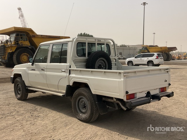 2023 Toyota Land Cruiser 79L 4x4 Crew Cab Pickup - شاحنة البيك أب: صور 3 2023 Toyota Land Cruiser 79L 4x4 Crew Cab Pickup - شاحنة البيك أب: صور 3