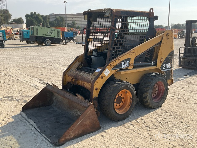 Cat 216B3 Skid Steer Loader - شيول صغير: صور 1 Cat 216B3 Skid Steer Loader - شيول صغير: صور 1