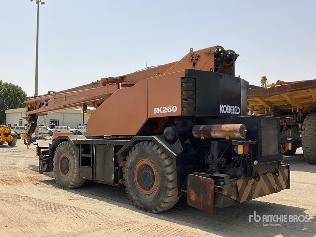 Kobelco RK250-3 - رافعة الطرق الوعرة: صور 3 Kobelco RK250-3 - رافعة الطرق الوعرة: صور 3