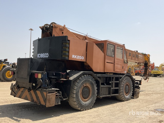 Kobelco RK250-3 - رافعة الطرق الوعرة: صور 4 Kobelco RK250-3 - رافعة الطرق الوعرة: صور 4