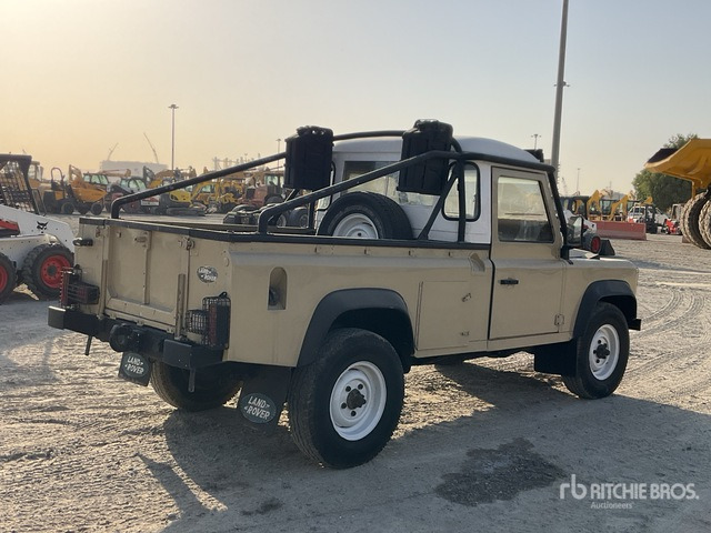 Land Rover Defender 110 - شاحنة البيك أب: صور 3 Land Rover Defender 110 - شاحنة البيك أب: صور 3