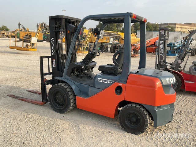 Toyota 72-8FDN30 - رافعة شوكية ديزل: صور 3 Toyota 72-8FDN30 - رافعة شوكية ديزل: صور 3