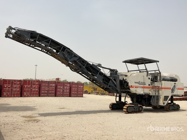 Wirtgen W2000 - ماكينات لصقل الأسفلت: صور 1 Wirtgen W2000 - ماكينات لصقل الأسفلت: صور 1