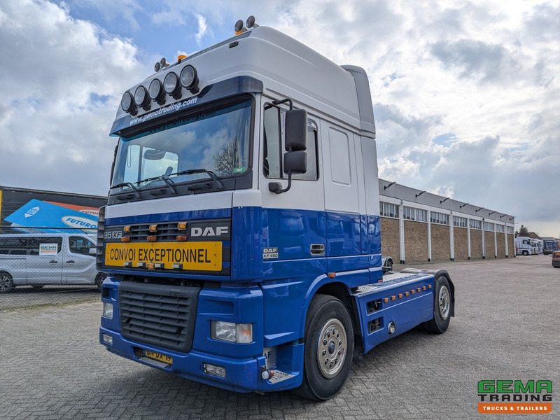 DAF 95XF.480 4x2 Superspacecab Euro3 - Handgeschakeld - Limited Edition Interieur - Side Skirts - Luchthoorns - شاحنة جرار: صور 1 DAF 95XF.480 4x2 Superspacecab Euro3 - Handgeschakeld - Limited Edition Interieur - Side Skirts - Luchthoorns - شاحنة جرار: صور 1