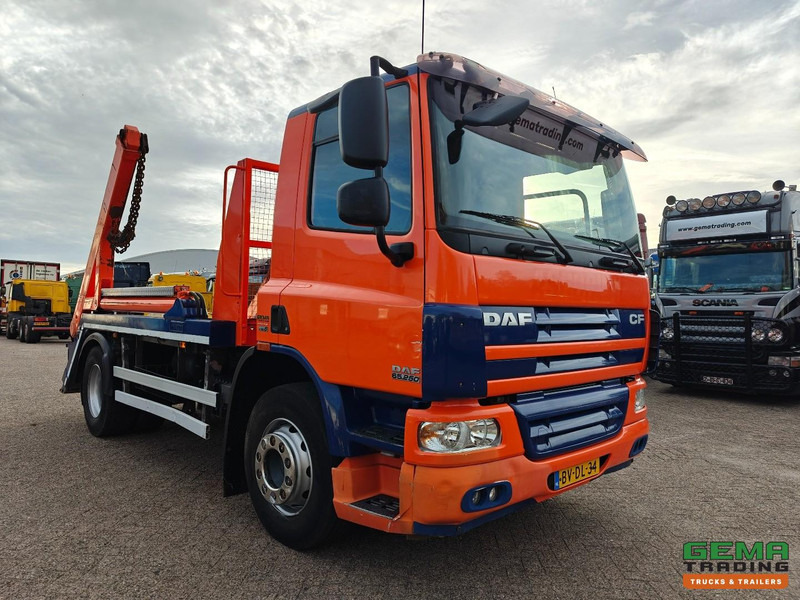 DAF FA CF 65.250 4x2 Dagcab Euro5 - Hyvalift PortaalSysteem 12T - Handgeschakeld - Ringfeder Vangmuil - شاحنات قابلة للفك شاحنة: صور 2 DAF FA CF 65.250 4x2 Dagcab Euro5 - Hyvalift PortaalSysteem 12T - Handgeschakeld - Ringfeder Vangmuil - شاحنات قابلة للفك شاحنة: صور 2