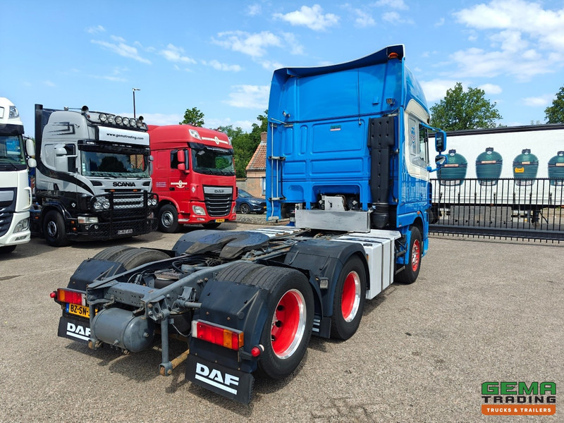 DAF FTS XF105.510 6x2 SuperSpaceCab Euro5 - Retarder - Dubbele Tanks - 10 Banden - Schuifschotel - NL TRUCK - شاحنة جرار: صور 3 DAF FTS XF105.510 6x2 SuperSpaceCab Euro5 - Retarder - Dubbele Tanks - 10 Banden - Schuifschotel - NL TRUCK - شاحنة جرار: صور 3