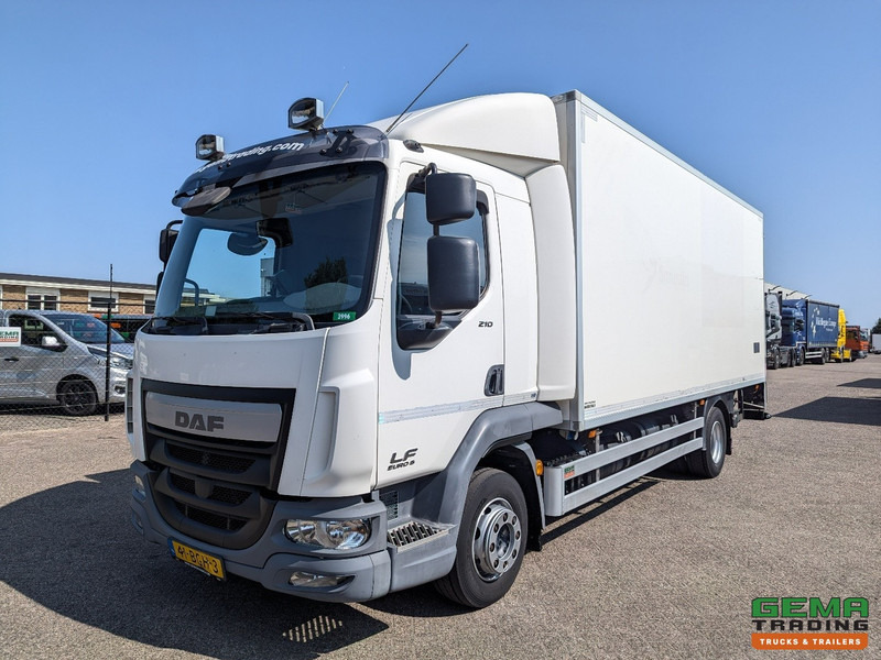 DAF LF 210 FA 4x2 Slaapcab Euro6 - Koelbak 5.5M + Konvekta/Solar-Koeler + Laadklep 1500KG - Zijdeur - 08/2025 APK - مبردة شاحنة: صور 1 DAF LF 210 FA 4x2 Slaapcab Euro6 - Koelbak 5.5M + Konvekta/Solar-Koeler + Laadklep 1500KG - Zijdeur - 08/2025 APK - مبردة شاحنة: صور 1
