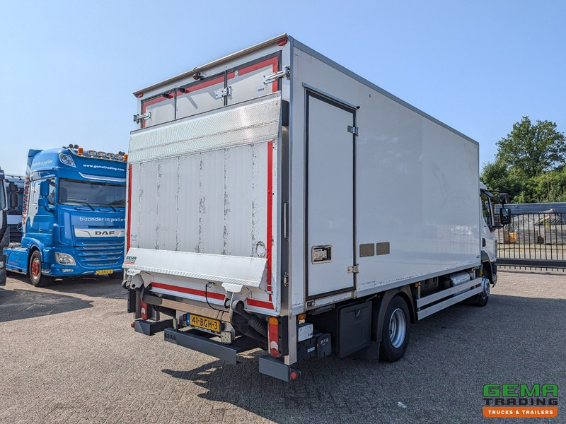 DAF LF 210 FA 4x2 Slaapcab Euro6 - Koelbak 5.5M + Konvekta/Solar-Koeler + Laadklep 1500KG - Zijdeur - 08/2025 APK - مبردة شاحنة: صور 4 DAF LF 210 FA 4x2 Slaapcab Euro6 - Koelbak 5.5M + Konvekta/Solar-Koeler + Laadklep 1500KG - Zijdeur - 08/2025 APK - مبردة شاحنة: صور 4