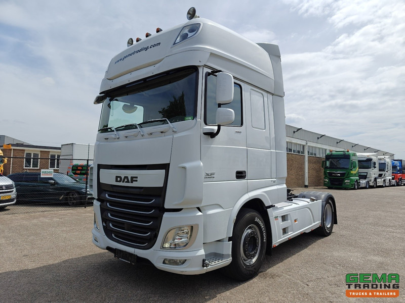 DAF XF 460 FT 4x2 SuperSpaceCab Euro6 - Retarder - Handgeschakeld - Dubbele Tanks - BelgiumTruck - شاحنة جرار: صور 1 DAF XF 460 FT 4x2 SuperSpaceCab Euro6 - Retarder - Handgeschakeld - Dubbele Tanks - BelgiumTruck - شاحنة جرار: صور 1