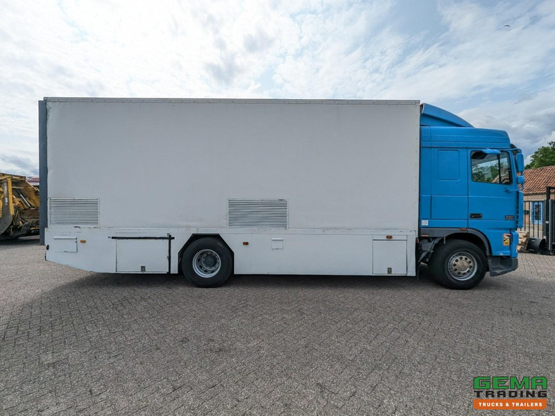 بصندوق مغلق شاحنة DAF XF95.430 4x2 Spacecab Euro2 - Retarder - Geslotenbak 7.7m - Handgeschakeld - Vangmuil: صور 18 بصندوق مغلق شاحنة DAF XF95.430 4x2 Spacecab Euro2 - Retarder - Geslotenbak 7.7m - Handgeschakeld - Vangmuil: صور 18
