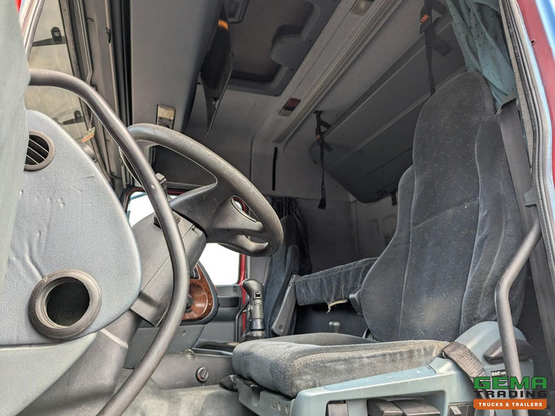 بصندوق مغلق شاحنة DAF XF95.430 4x2 Spacecab Euro2 - Retarder - Geslotenbak 7.7m - Handgeschakeld - Vangmuil: صور 5 بصندوق مغلق شاحنة DAF XF95.430 4x2 Spacecab Euro2 - Retarder - Geslotenbak 7.7m - Handgeschakeld - Vangmuil: صور 5