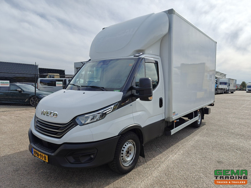 Iveco 35S18 Hi-Matic 4x2 Dagcab Euro6E - Gesloten Bak 4.2M - Laadklep 1000KG - Navi - 03/2026 APK - الشاحنات الصغيرة صندوق مغلق: صور 1 Iveco 35S18 Hi-Matic 4x2 Dagcab Euro6E - Gesloten Bak 4.2M - Laadklep 1000KG - Navi - 03/2026 APK - الشاحنات الصغيرة صندوق مغلق: صور 1