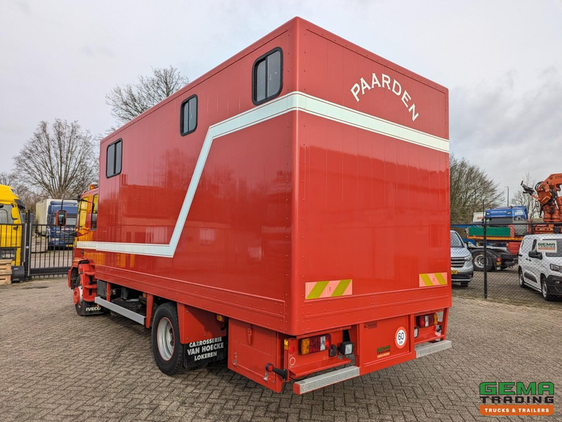 Iveco Tector ML120E24D 4x2 Euro3 DubbelCabine - Paardenwagen 3-Paards - Kleedruimte - Hydraulische klep- TOP! - شاحنة نقل خيل: صور 4 Iveco Tector ML120E24D 4x2 Euro3 DubbelCabine - Paardenwagen 3-Paards - Kleedruimte - Hydraulische klep- TOP! - شاحنة نقل خيل: صور 4