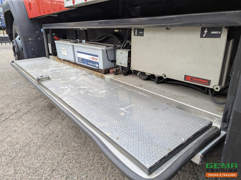 المطافئ Mercedes-Benz 1124 AF 4x4 Dubbelcab 6Cil - 9 Pers - Kronenburg Tankautospuit TS08 LD3.000 HD240 T2.400 LiterTank: صور 20 المطافئ Mercedes-Benz 1124 AF 4x4 Dubbelcab 6Cil - 9 Pers - Kronenburg Tankautospuit TS08 LD3.000 HD240 T2.400 LiterTank: صور 20