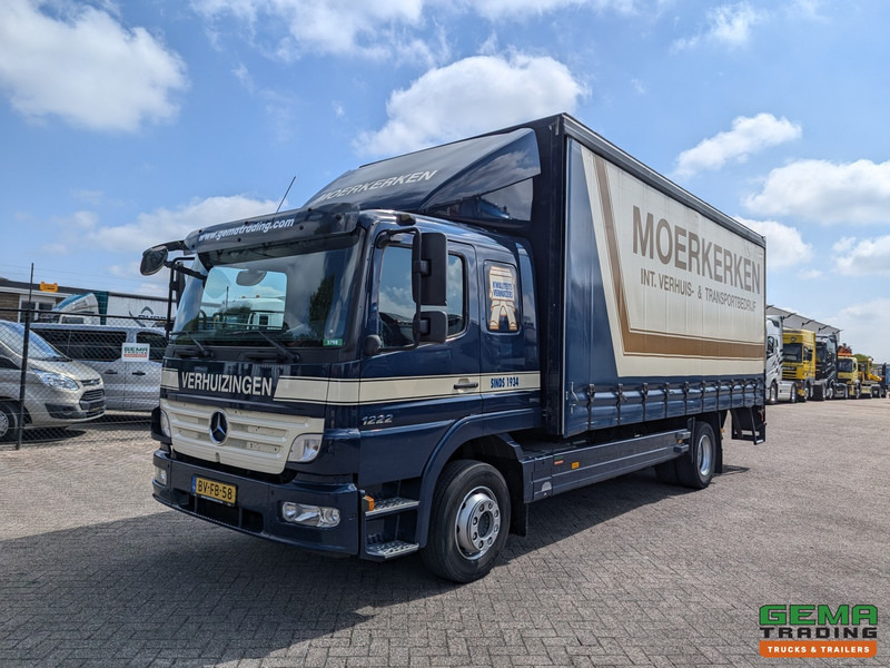 Mercedes-Benz ATEGO 1222 L 4x2 Slaapcab Euro5 - Standkachel - Schuifzeilen/Gesloten Bak 6.5m + laadklep 1500kg - شاحنة ستارة: صور 1 Mercedes-Benz ATEGO 1222 L 4x2 Slaapcab Euro5 - Standkachel - Schuifzeilen/Gesloten Bak 6.5m + laadklep 1500kg - شاحنة ستارة: صور 1