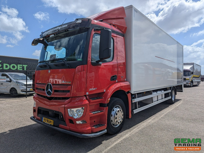 Mercedes-Benz Antos 2027 4x2 Dagcab Euro6C - GeslotenBak 7.6m - Laadklep 2000KG - 11/2025 APK - بصندوق مغلق شاحنة: صور 1 Mercedes-Benz Antos 2027 4x2 Dagcab Euro6C - GeslotenBak 7.6m - Laadklep 2000KG - 11/2025 APK - بصندوق مغلق شاحنة: صور 1