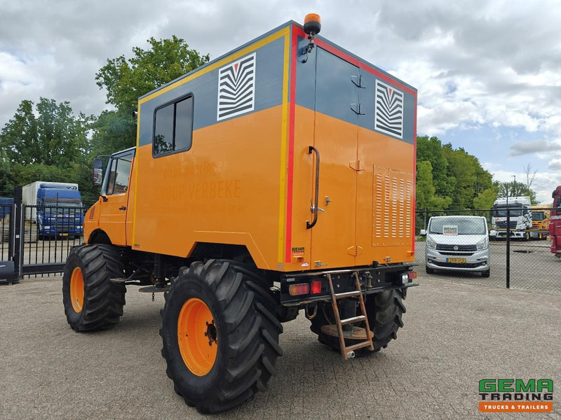Mercedes-Benz Unimog 1300L 4x4 Handgeschakeld - GeslotenBak - PTO - Hydr. steunpoten - Webasto - SondeerWagen - شاحنة: صور 3 Mercedes-Benz Unimog 1300L 4x4 Handgeschakeld - GeslotenBak - PTO - Hydr. steunpoten - Webasto - SondeerWagen - شاحنة: صور 3