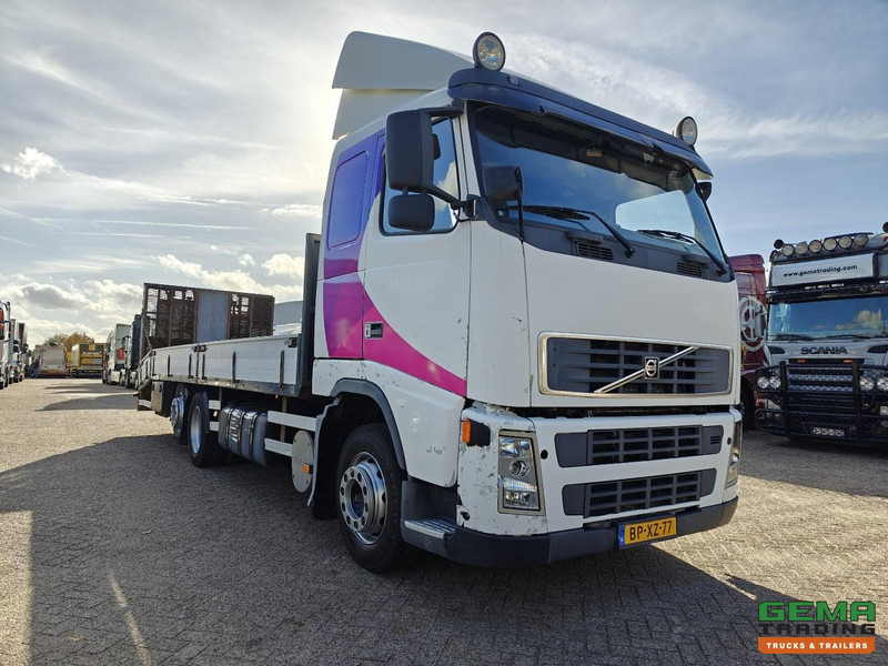Volvo FH12 6x2 Slaapcab Euro3 - Oprijwagen/Machine Transporter 8.18m + Lier - Hydr.Rampen - SMARTTacho V2 - 02/2026 APK - شاحنة نقل سيارات شاحنة: صور 3 Volvo FH12 6x2 Slaapcab Euro3 - Oprijwagen/Machine Transporter 8.18m + Lier - Hydr.Rampen - SMARTTacho V2 - 02/2026 APK - شاحنة نقل سيارات شاحنة: صور 3