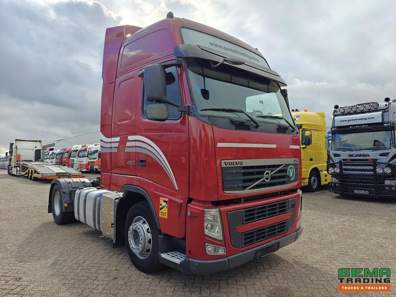 Volvo FH460 4x2 Globetrotter XL Euro5 - Handgeschakeld - Dubbele tanks - شاحنة جرار: صور 2 Volvo FH460 4x2 Globetrotter XL Euro5 - Handgeschakeld - Dubbele tanks - شاحنة جرار: صور 2