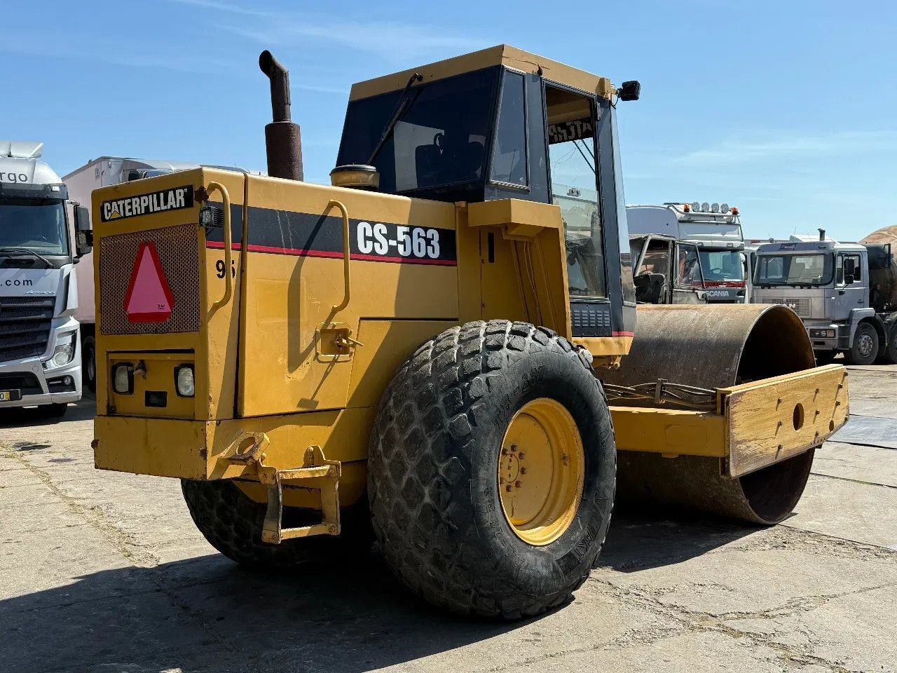 CAT CS 563 Roller with vibration - مدماج: صور 4 CAT CS 563 Roller with vibration - مدماج: صور 4