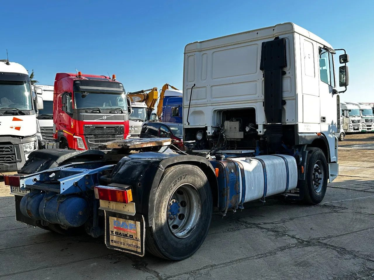 DAF XF 95.380 4X2 Tractor-unit Spring/Air ZF Manual DAF XF 95.380 4X2 Tractor-unit Spring/Air ZF Manual - شاحنة جرار: صور 4 DAF XF 95.380 4X2 Tractor-unit Spring/Air ZF Manual DAF XF 95.380 4X2 Tractor-unit Spring/Air ZF Manual - شاحنة جرار: صور 4