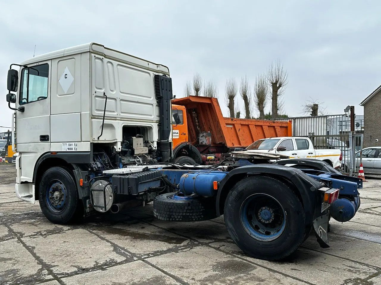 DAF XF 95.380 4X2 Tractor-unit Spring/Air ZF Manual DAF XF 95.380 4X2 Tractor-unit Spring/Air ZF Manual - شاحنة جرار: صور 3 DAF XF 95.380 4X2 Tractor-unit Spring/Air ZF Manual DAF XF 95.380 4X2 Tractor-unit Spring/Air ZF Manual - شاحنة جرار: صور 3