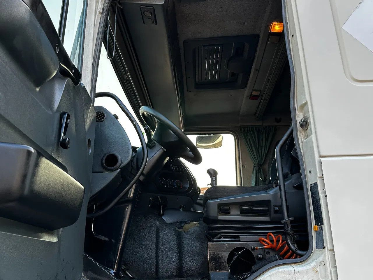 شاحنة جرار DAF XF 95.380 4X2 Tractor-unit Spring/Air ZF Manual DAF XF 95.380 4X2 Tractor-unit Spring/Air ZF Manual: صور 12