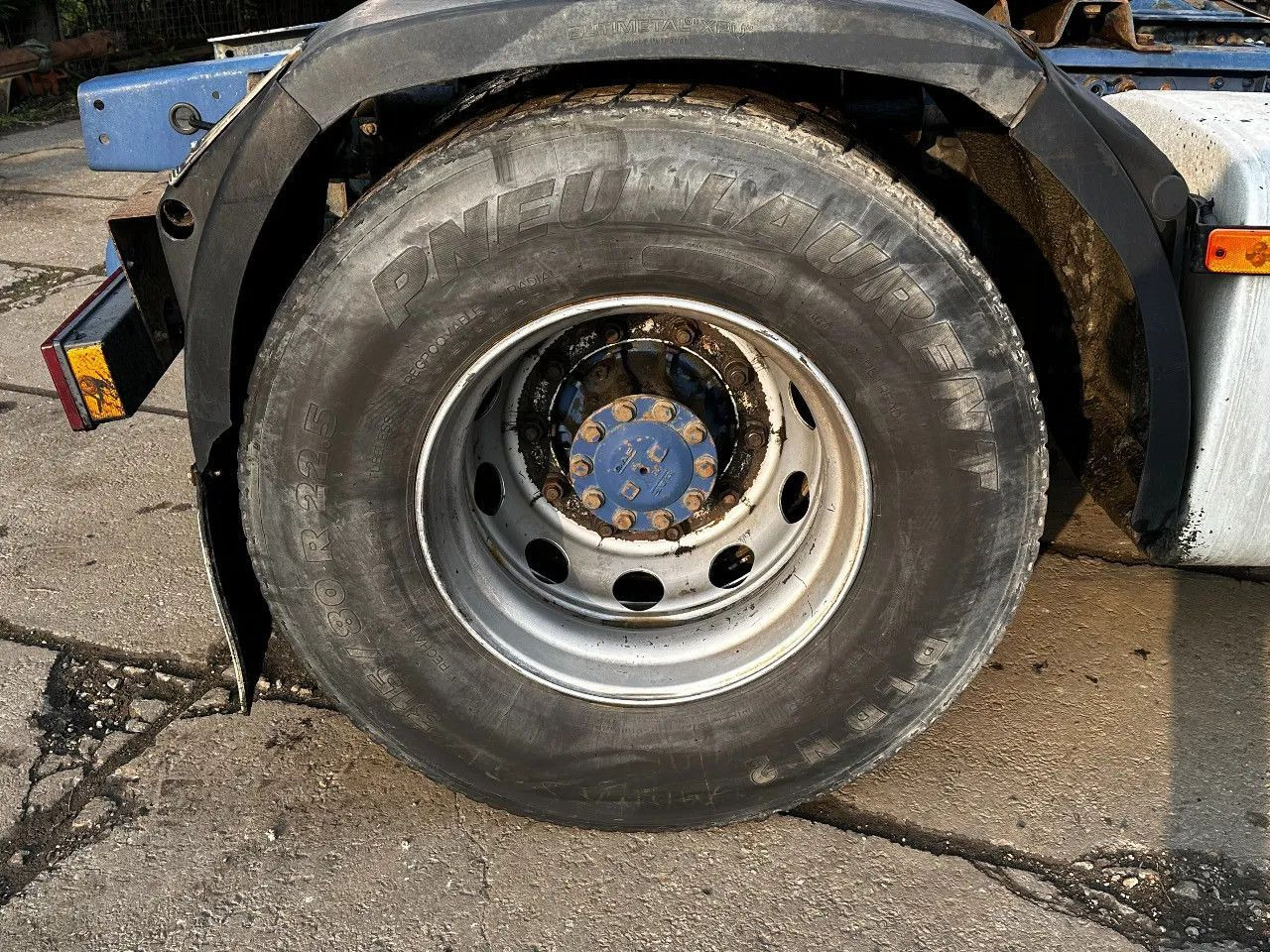 DAF XF 95.380 4X2 Tractor-unit Spring/Air ZF Manual DAF XF 95.380 4X2 Tractor-unit Spring/Air ZF Manual - شاحنة جرار: صور 5 DAF XF 95.380 4X2 Tractor-unit Spring/Air ZF Manual DAF XF 95.380 4X2 Tractor-unit Spring/Air ZF Manual - شاحنة جرار: صور 5