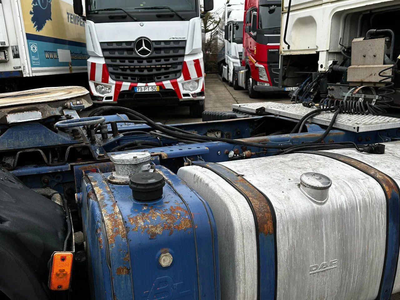 DAF XF 95.380 4X2 Tractor-unit Spring/Air ZF Manual DAF XF 95.380 4X2 Tractor-unit Spring/Air ZF Manual - شاحنة جرار: صور 5 DAF XF 95.380 4X2 Tractor-unit Spring/Air ZF Manual DAF XF 95.380 4X2 Tractor-unit Spring/Air ZF Manual - شاحنة جرار: صور 5
