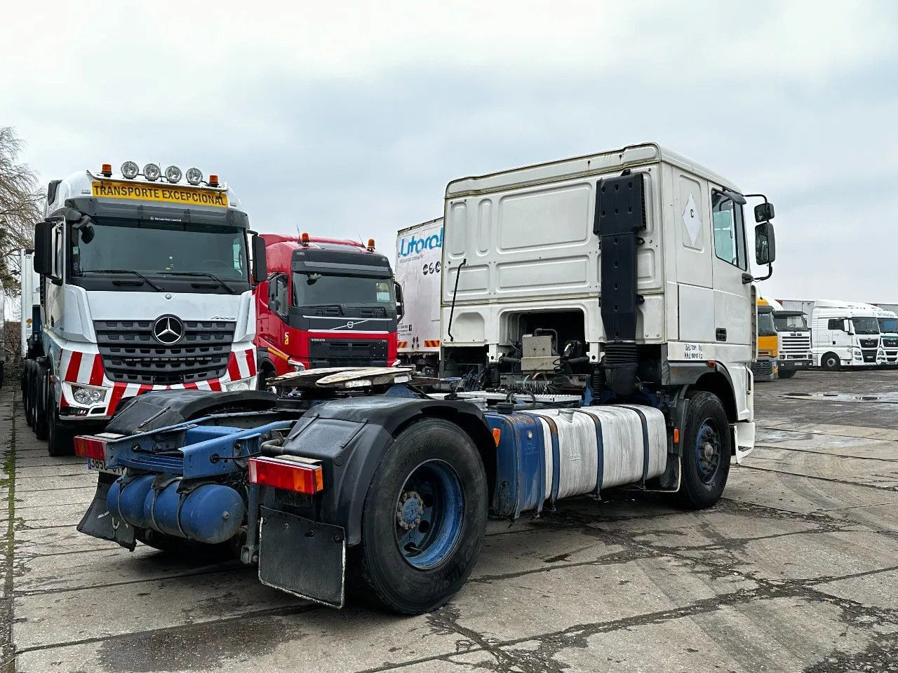 DAF XF 95.380 4X2 Tractor-unit Spring/Air ZF Manual DAF XF 95.380 4X2 Tractor-unit Spring/Air ZF Manual - شاحنة جرار: صور 4 DAF XF 95.380 4X2 Tractor-unit Spring/Air ZF Manual DAF XF 95.380 4X2 Tractor-unit Spring/Air ZF Manual - شاحنة جرار: صور 4