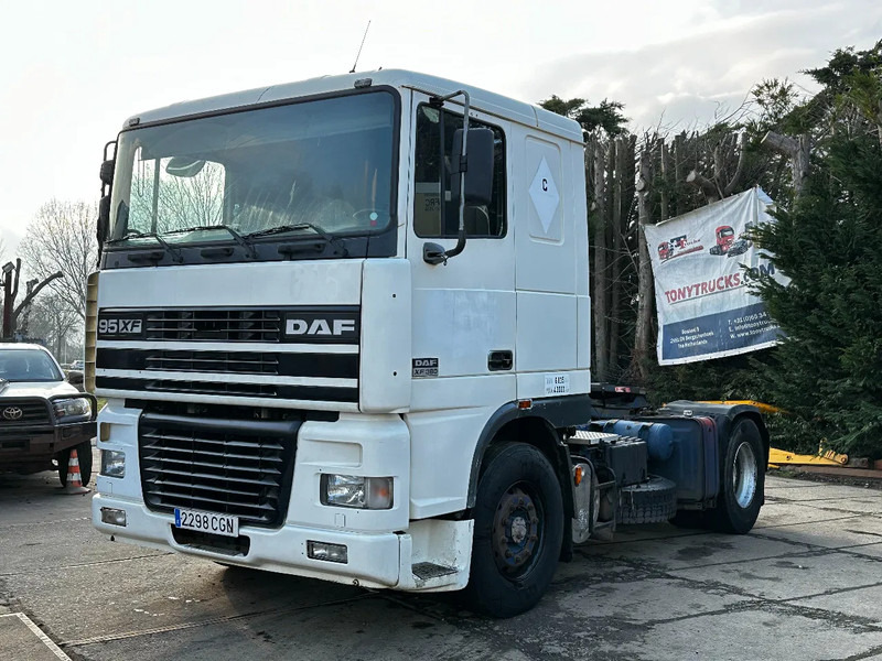DAF XF 95.380 4X2 Tractor-unit Spring/Air ZF Manual Euro2 PTO - شاحنة جرار: صور 2 DAF XF 95.380 4X2 Tractor-unit Spring/Air ZF Manual Euro2 PTO - شاحنة جرار: صور 2