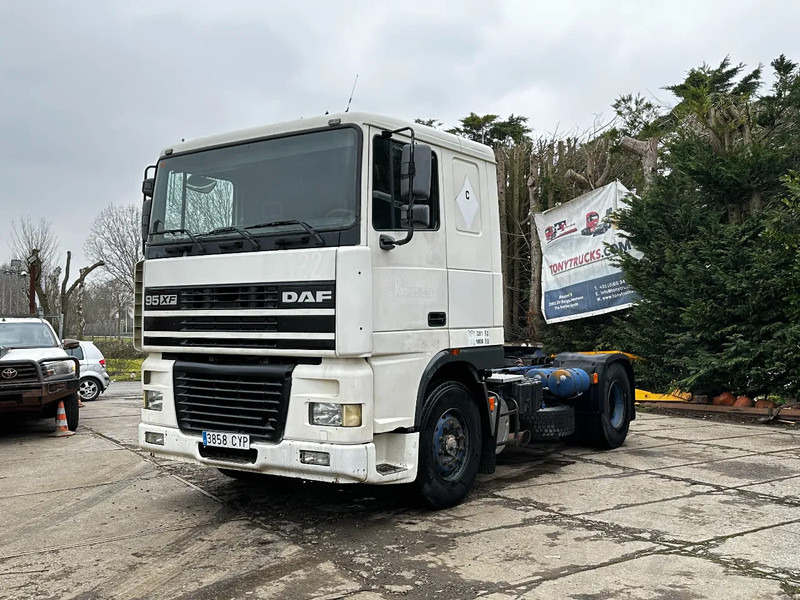 DAF XF 95.380 4X2 Tractor-unit Spring/Air ZF Manual Euro2 PTO - شاحنة جرار: صور 2 DAF XF 95.380 4X2 Tractor-unit Spring/Air ZF Manual Euro2 PTO - شاحنة جرار: صور 2