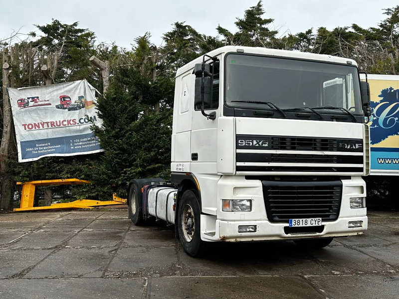 DAF XF 95.380 4X2 Tractor-unit Spring/Air ZF Manual Euro2 PTO - شاحنة جرار: صور 1 DAF XF 95.380 4X2 Tractor-unit Spring/Air ZF Manual Euro2 PTO - شاحنة جرار: صور 1