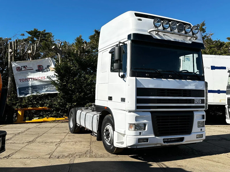 DAF XF 95.480 4X2 Tractor-unit Spring/Air ZF Manual Euro3 Airco - شاحنة جرار: صور 1 DAF XF 95.480 4X2 Tractor-unit Spring/Air ZF Manual Euro3 Airco - شاحنة جرار: صور 1