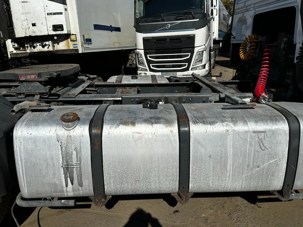 DAF XF 95.480 4X2 Tractor-unit Spring/Air ZF Manual - شاحنة جرار: صور 5 DAF XF 95.480 4X2 Tractor-unit Spring/Air ZF Manual - شاحنة جرار: صور 5