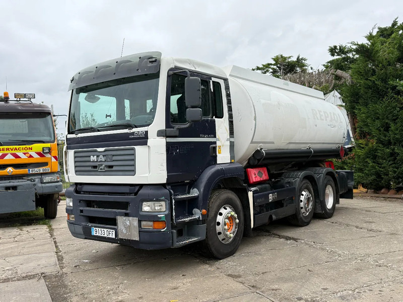 MAN TGA 26.430 6X2 Fuel Tank 21.000L 3 Comp + 2 Pump D20 Engine - شاحنة صهريج: صور 2 MAN TGA 26.430 6X2 Fuel Tank 21.000L 3 Comp + 2 Pump D20 Engine - شاحنة صهريج: صور 2