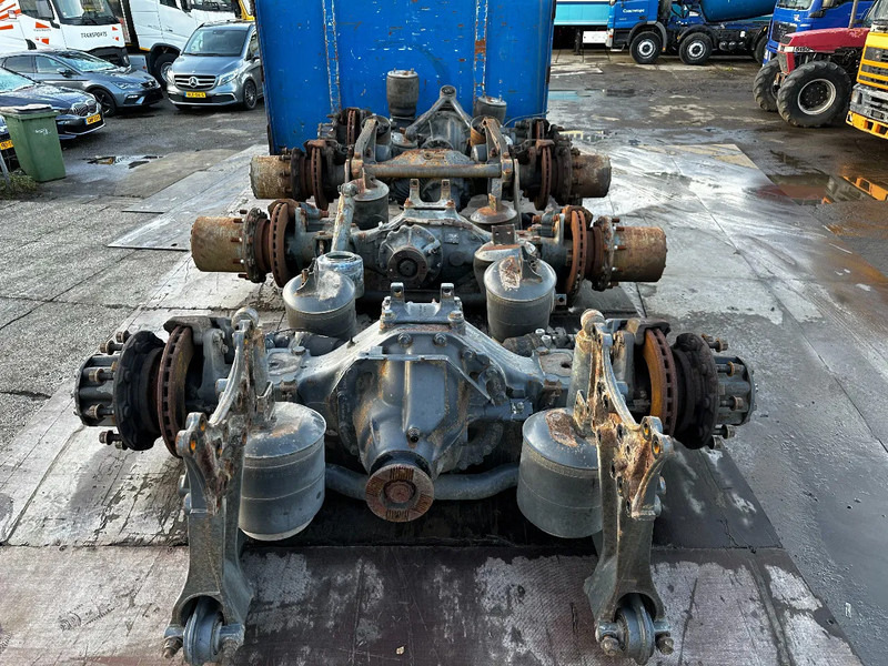 Mercedes-Benz ACTROS 3 SINGLE AXLE + 1 DAF - المحور الخلفي: صور 1 Mercedes-Benz ACTROS 3 SINGLE AXLE + 1 DAF - المحور الخلفي: صور 1
